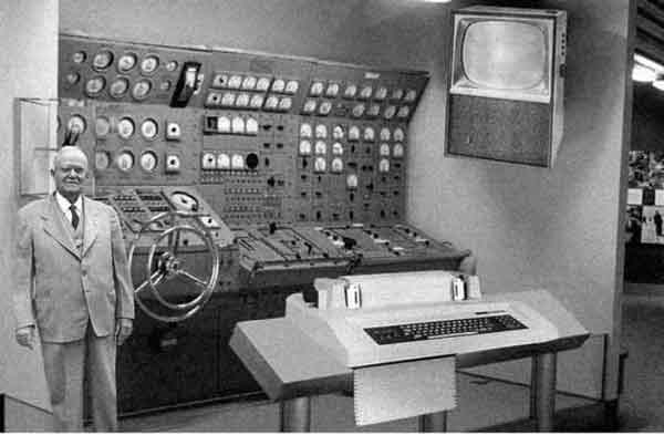 [50-year-old-computer2.jpg]