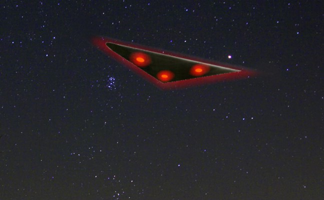 التليفزيون الإيراني يذيع رسميا خبر ظهور طبق طائر في سماء ايران ورؤية الألاف له واضحا Dorito+UFO+Over+Halesowen