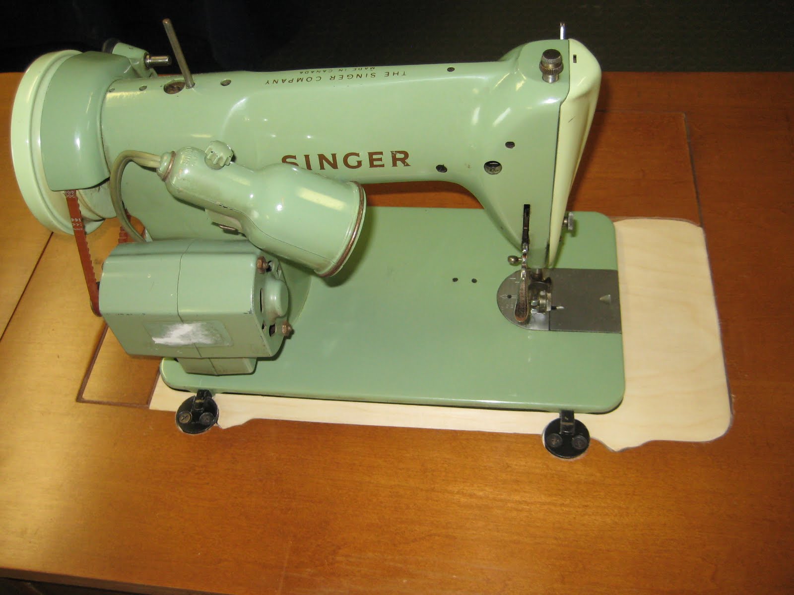 Hi, It's Terri: Sewing Machine Cabinet for my Singer 185J