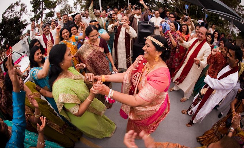 [4-baraat-indian-wedding.jpg]
