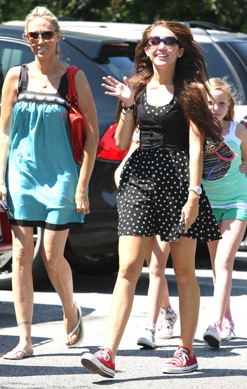 [miley-cyrus-shop-blogdelatele-7.JPG]