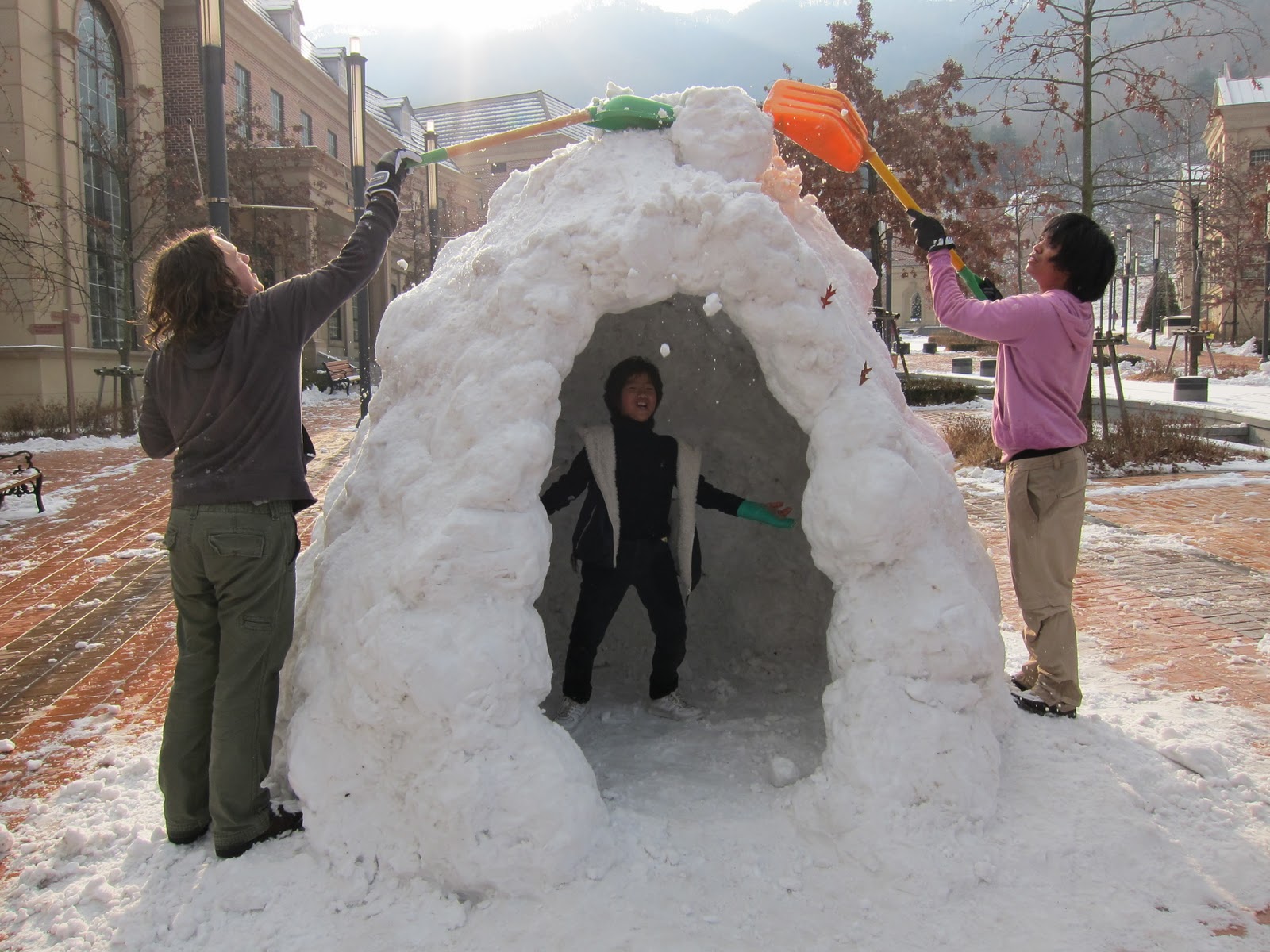 The Yellow Brick Road My first Igloo