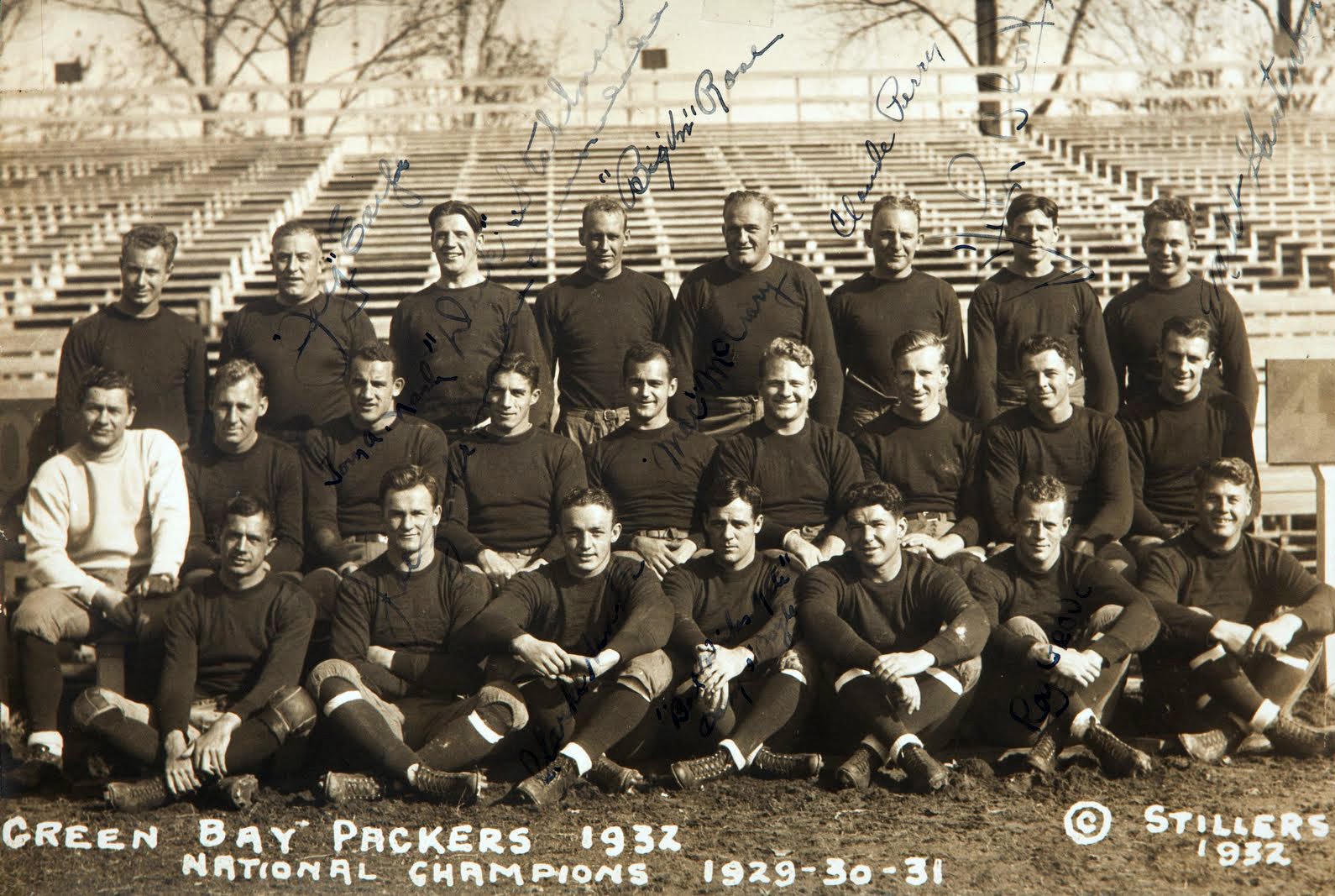 PACKERVILLE, U.S.A. The 1932 Green Bay Packers
