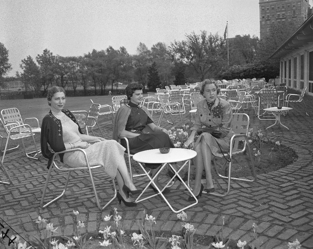 Uptown Chicago History Socialites at the Saddle and Cycle Club, 900