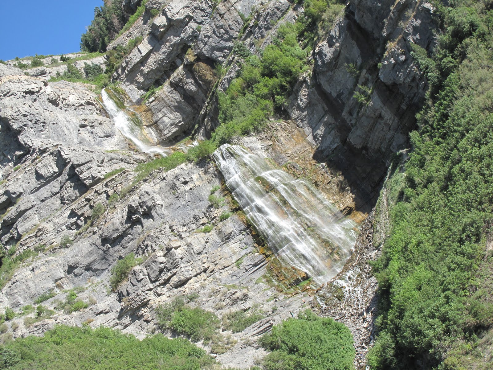 Bridal Veil Falls Picnic Tablescape Purple Chocolat Home