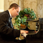 Eric Redmond, Pianist/Vocalist