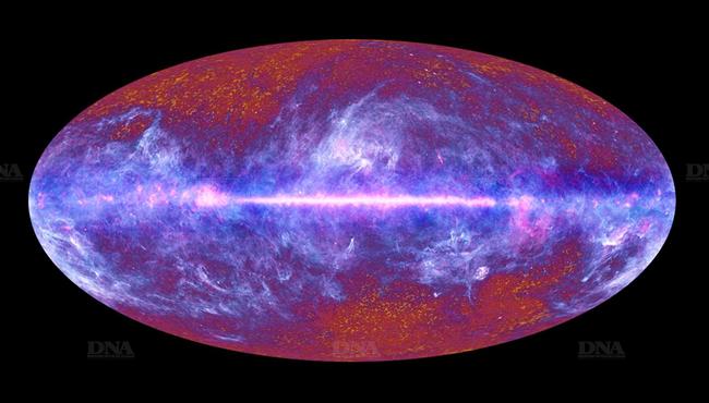La-carte-complete-de-l-univers-delivree-par-le-satellite-Planck-le-disque-principal-de-notre-galaxie-s-etire-au-centre-de-l-image_-%2528Photo-AFP%2529.jpg