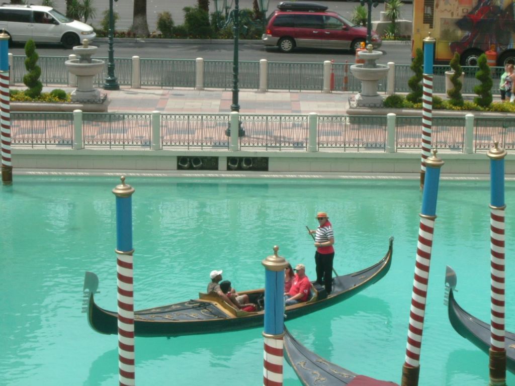 [lASvEGAS05.JPG]
