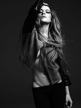 Lindsay Loan par Hedi Slimane