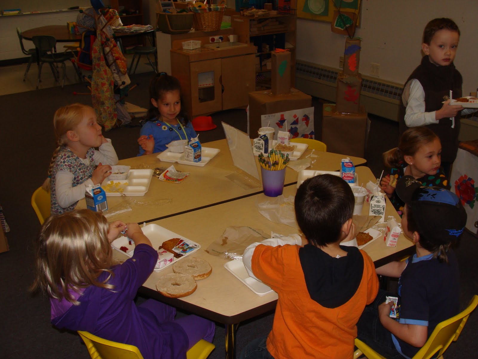 Mrs. Davison's Kindergarten Breakfast Club In Kindergarten!