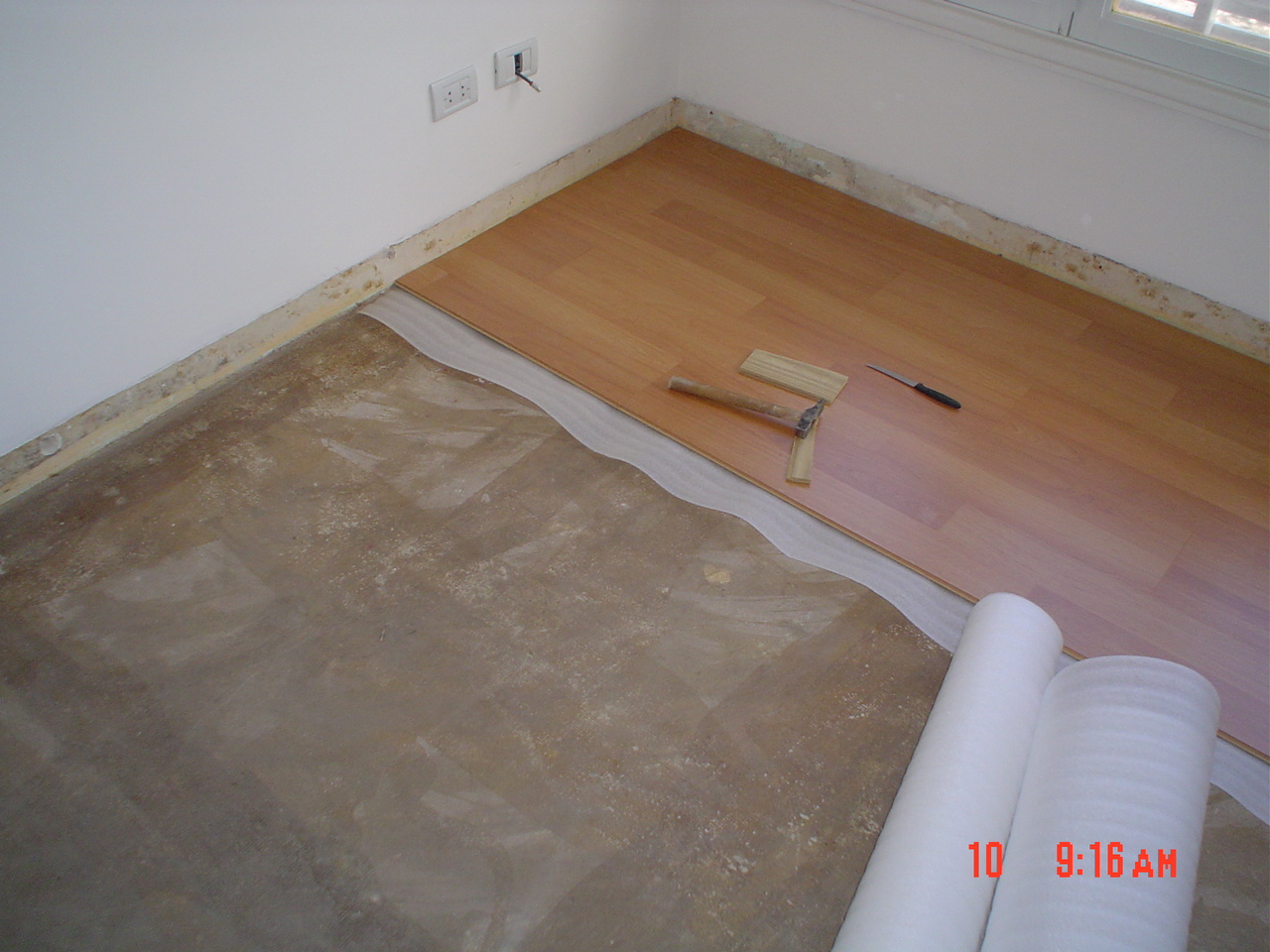 Conval-srl .facebook:conval-srl@hotmail.com: colocando piso flotante