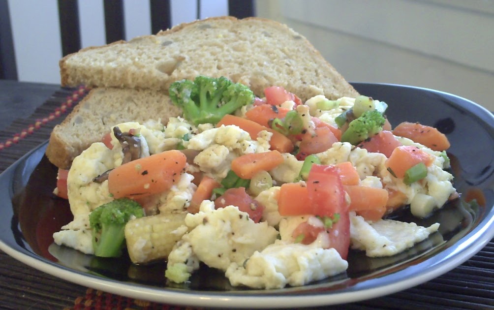 Poor Girl Eats Well Recipe In a Hurry Egg White & Veggie Scramble