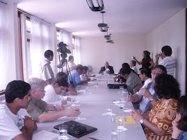 EN CONFERENCIA DE PRENSA CON EL EMBAJADOR DE CUBA