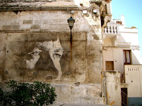 Walls – Scratching the surface 4