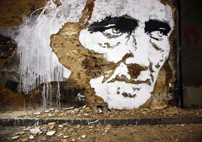 Walls – Scratching the surface 12