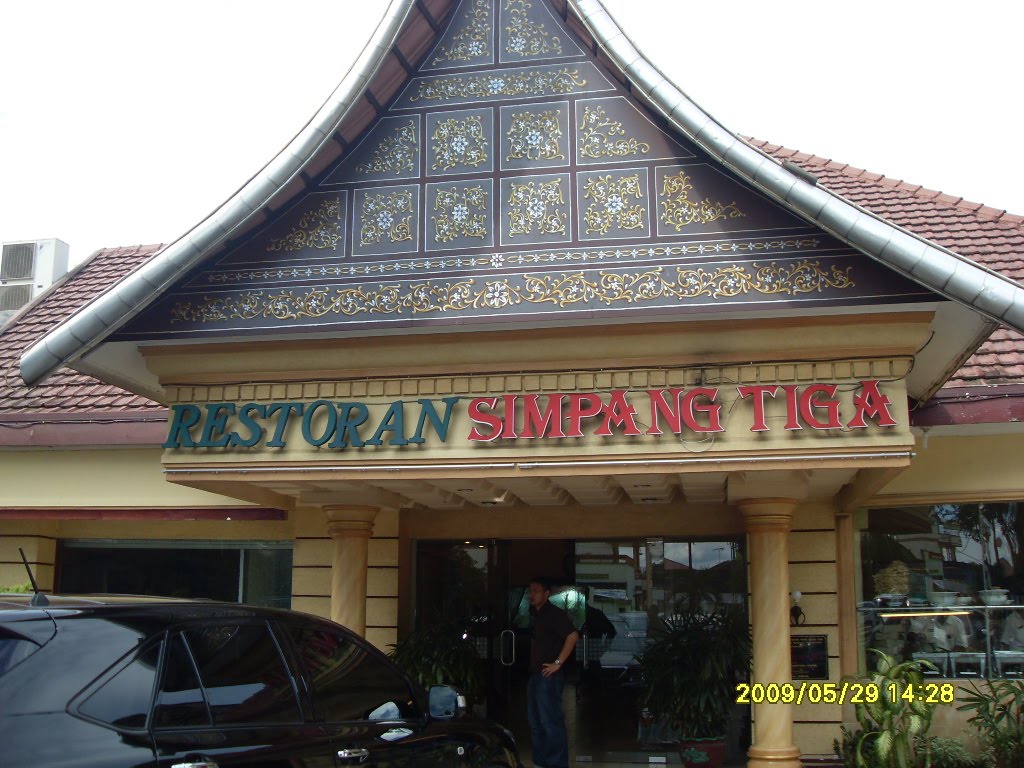 Restoran Simpang Tiga