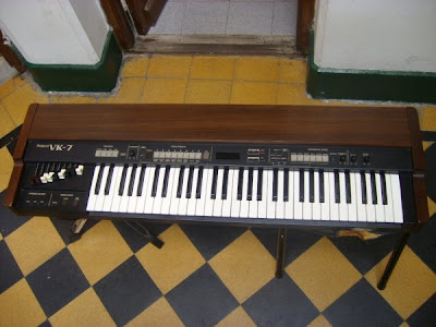 Roland Vk7