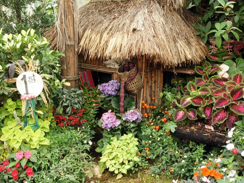 Flower Garden - Home Decorating