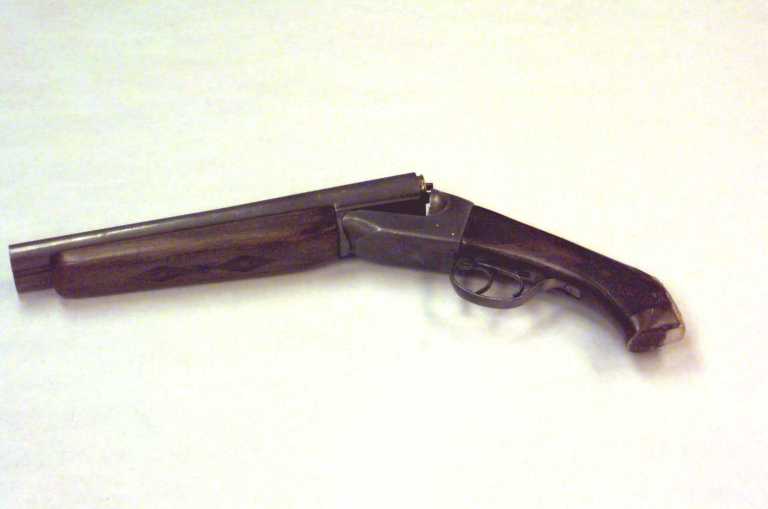 [DOUBLE.BARRELED.SHOTGUN.JPG]
