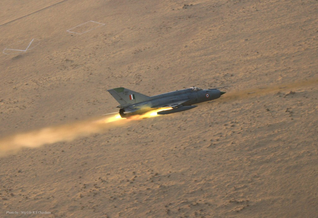 [Mig21+rockets+firing.jpg]