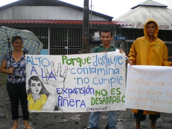 Costa Ricans protest Del Montes pineapple operation
