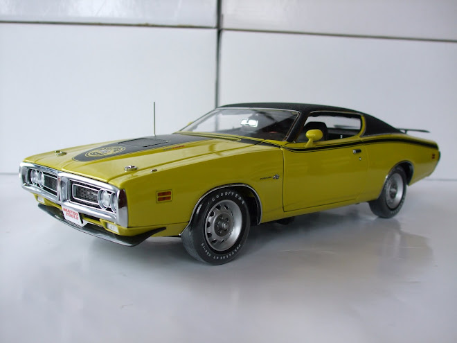 DODGE CHARGER SUPERBEE 1971 -YELLOW-