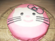Isoldes Hello Kitty tårta på 5 -års dagen!