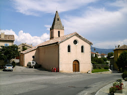 Eglise Remaniée XVIe Siècles à Flêche de Pierre - Le Poët (05300) - 585 M d'Alt