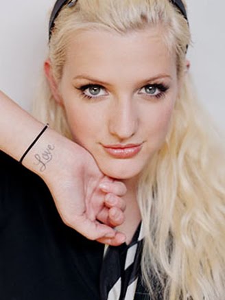 ashlee simpson tattoo. Tags : female celebrity