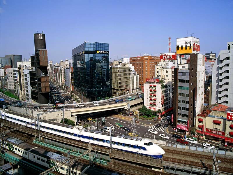 [Bullet+Train,+Ginza+District,+Tokyo,+Japan-713301.jpg]