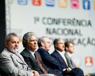 [Lula,+MIchael+Temer,+Hélio+Costa+na+confecom.jpg]