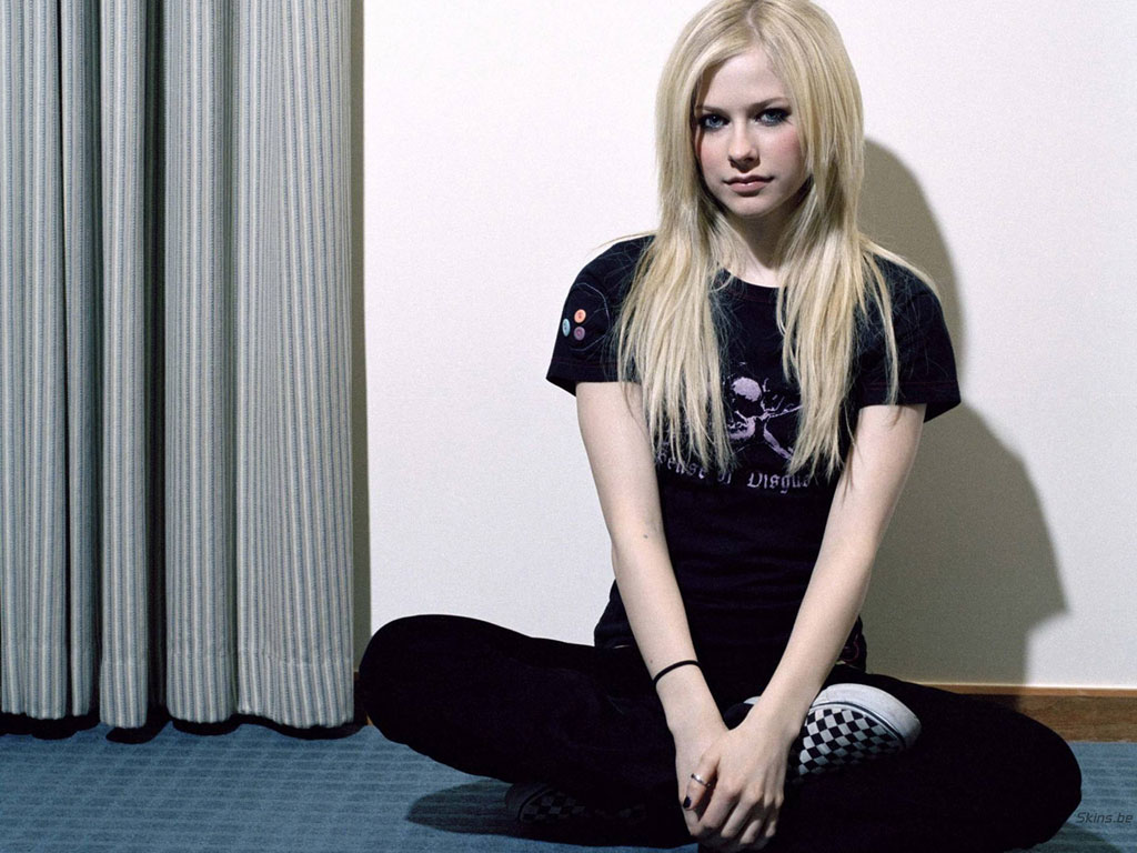 http://1.bp.blogspot.com/_Q_qCRE9YuAg/TLb8UV6LZSI/AAAAAAAAAEA/ehjKV0MTk4A/s1600/Avril_Lavigne_080022.jpg