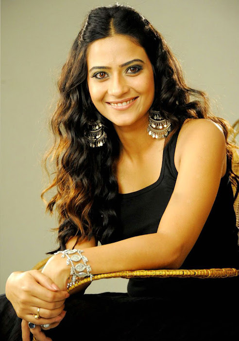 aditi sharma looking actress pics