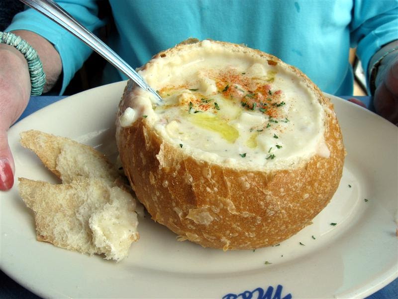 Flavors of the Umpqua Mo's Clam Chowder