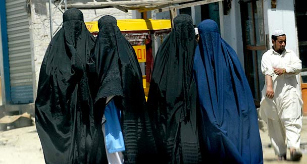 burqa in pakistan