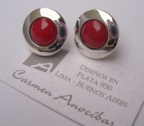 Aretes rojo coral redondos