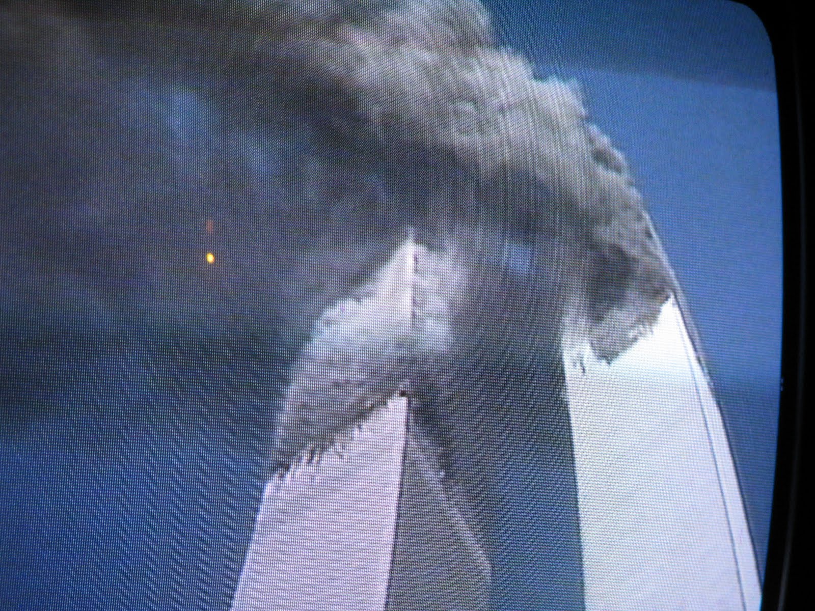 [Sept.6(11),2001-09.ardtv004.JPG]