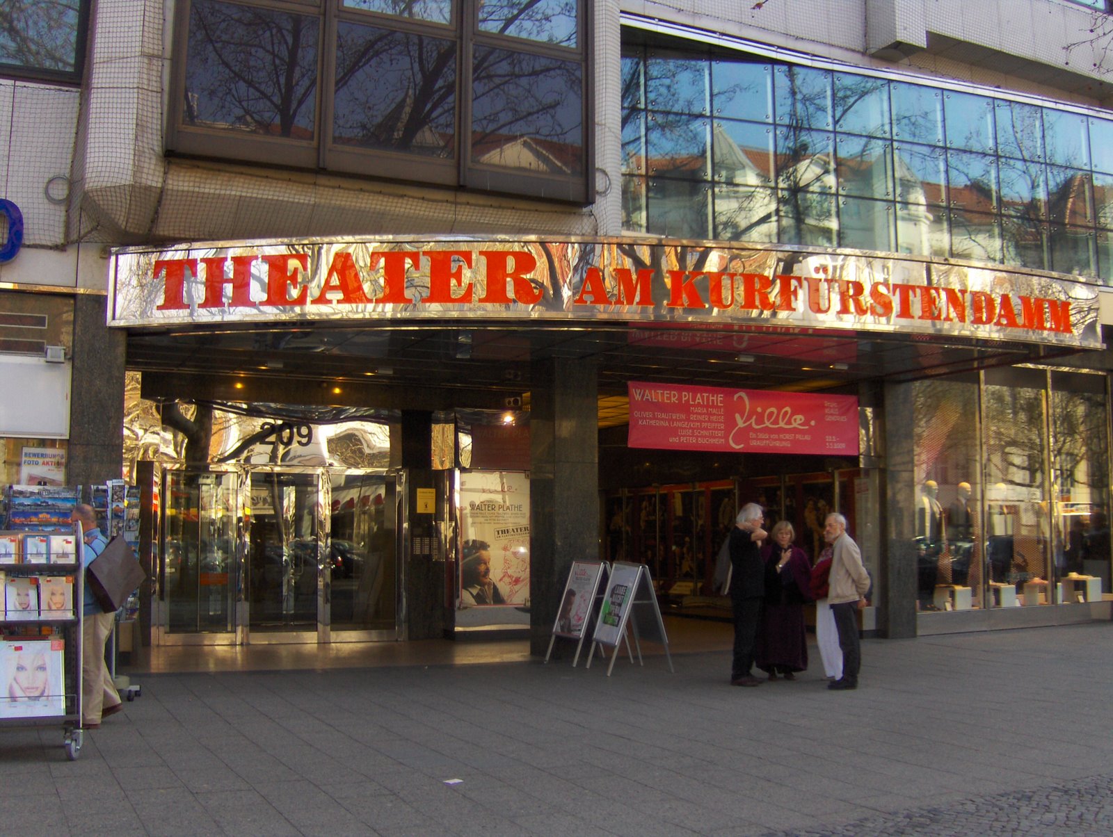 [Berlin+030409+024.jpg]