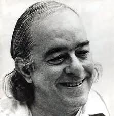 Vinícius sigue siendo nuestro. Unido para siempre a los años de la bossa nova, a Jobim y a la canción "Garota de Ipanema" estuvo ligado al público rioplatense y a la noche porteña.