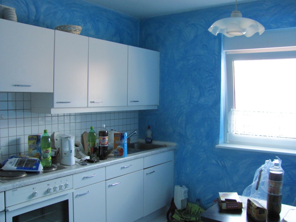 nähecke im wohnzimmer:Und auch im Wohnzimmer hat sich der Vormieter mit der Wischtechnik nähecke im wohnzimmer:Und auch im Wohnzimmer hat sich der Vormieter mit der Wischtechnik