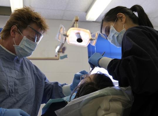 Media dis&amp;dat Tufts dental clinic serving people with