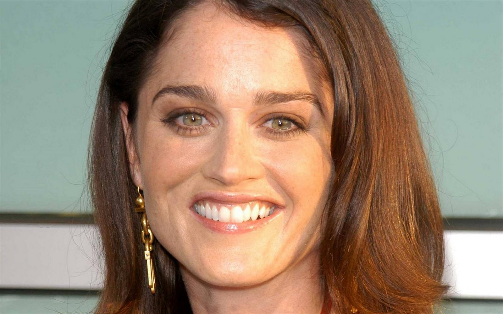 http://1.bp.blogspot.com/_R2I4TaTSXww/SblIuIDt2bI/AAAAAAAAADs/I5MVIGFiMHM/s1600/Fullwalls.blogspot.com_Robin_Tunney_Widescreen(2).jpg