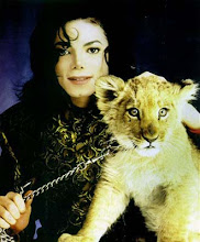 MJ "Give In To Me" Con+leoncito2