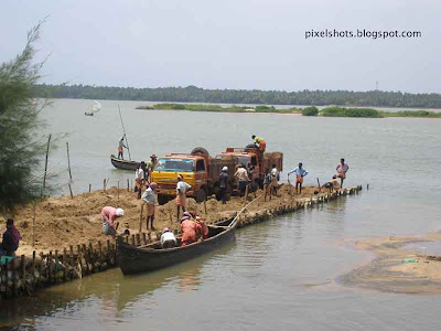sand-mining in kerala-rivers,bharathapuzha,nila,second longest river of kerala,kerala-rivers,mining-sand-in-bharathapuzha-river