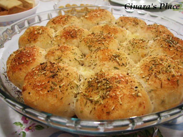 [Stuffed+Pizza+Rolls_MD.JPG]