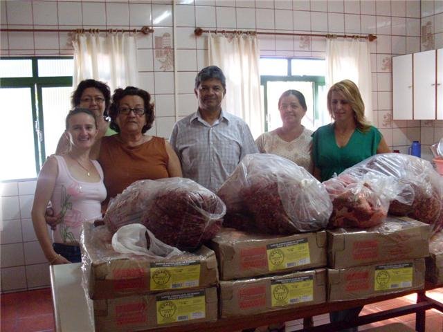 Município entrega mais de 500 quilos de alimentos a Casa do Idoso