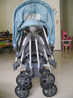 how to open combi stroller