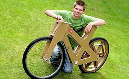 Bicicleta de papelão