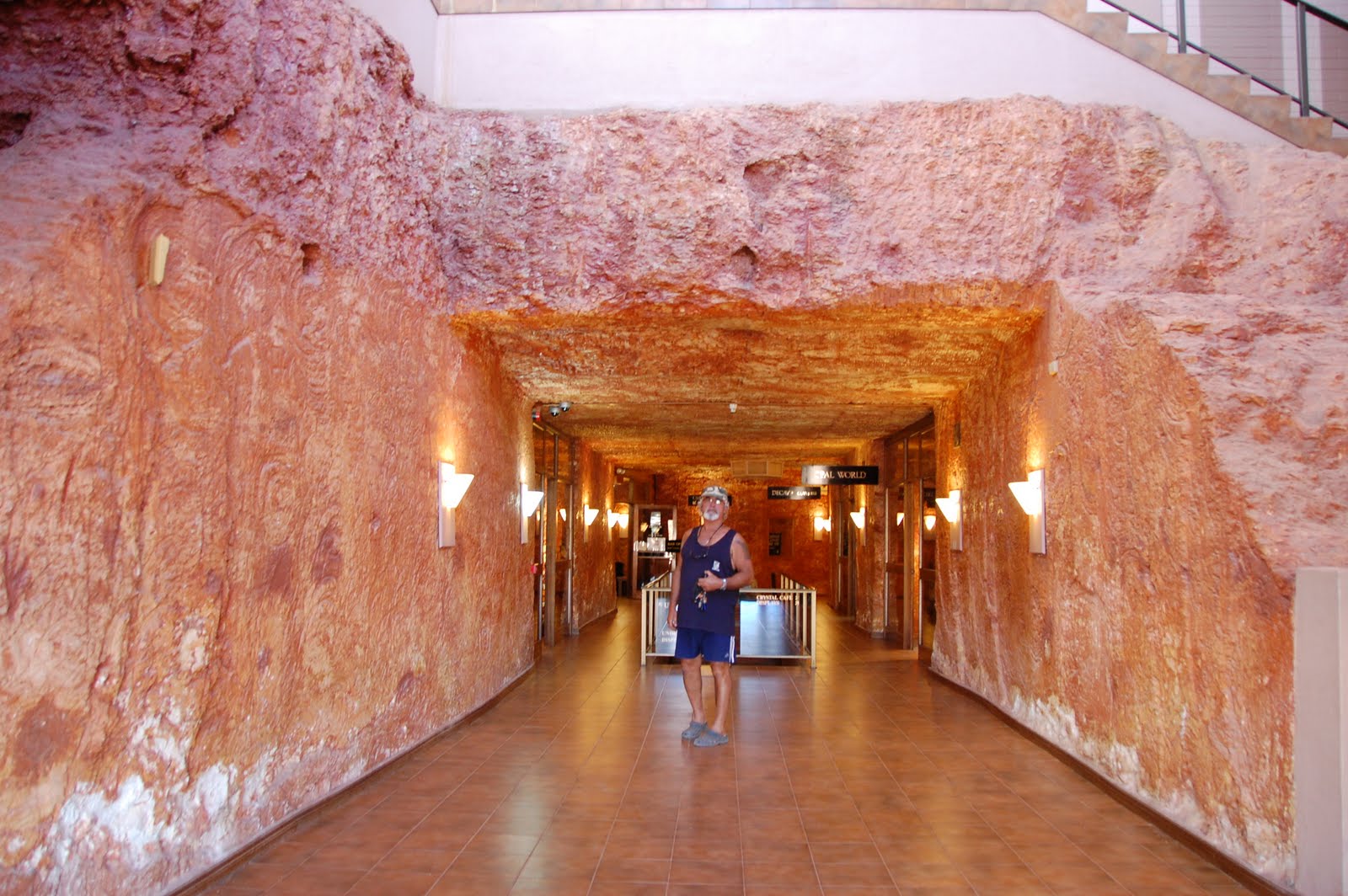 On the road again: Alice Springs.....Uluru......Coober Pedy