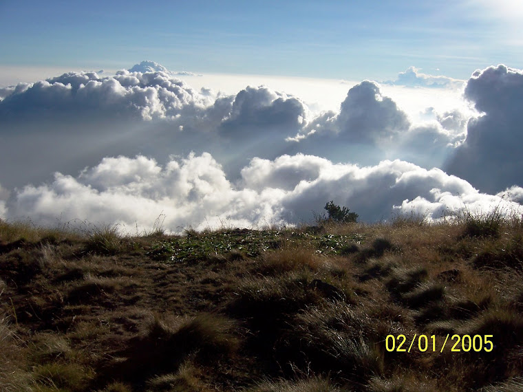 puncak gunung Lawu